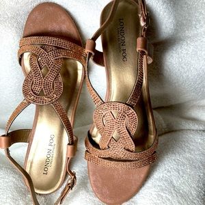 London Fog, Meadow, size 7m, rose gold, 1 1/2 inch wedge